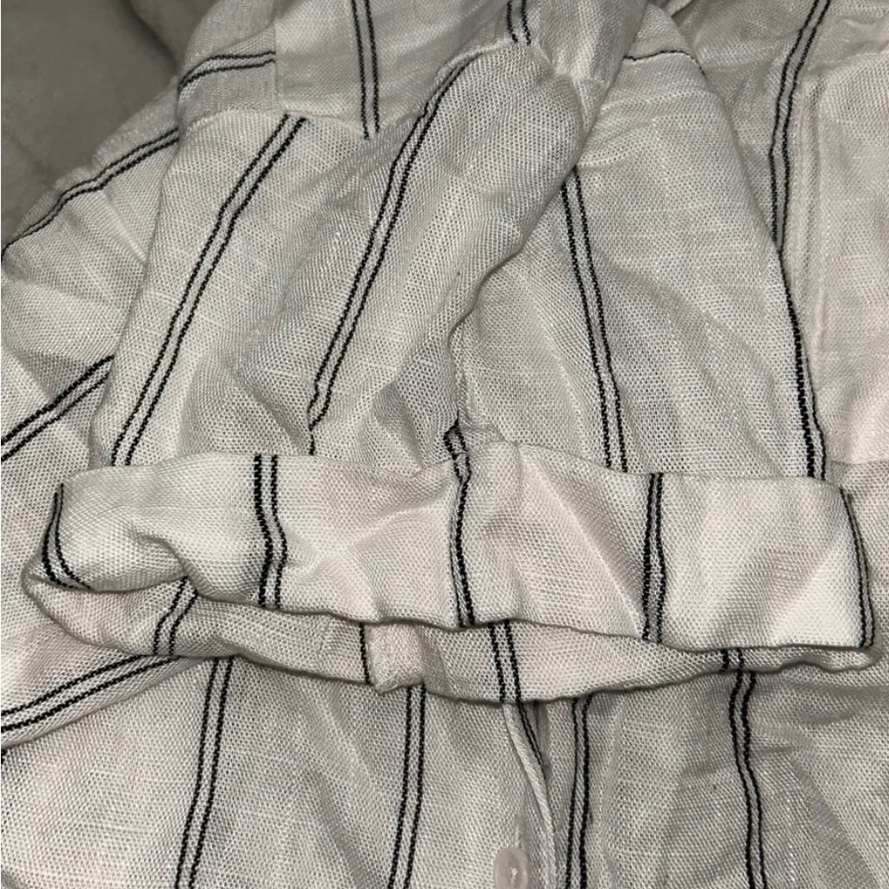Thread & Supply Casual White and Black Button Down Shirt - Picture 3 of 3